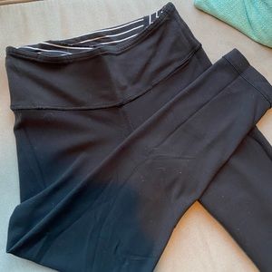 LuluLemon Wunder Under Reversible Cropped Legging